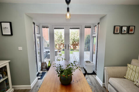 Bay window at the end the living area