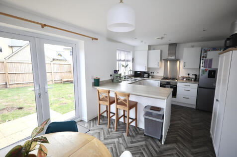 Kitchen dining room