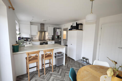 Kitchen dining room