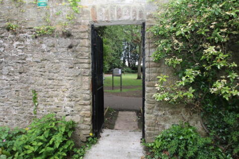 Entrance to Wells Recreation ground