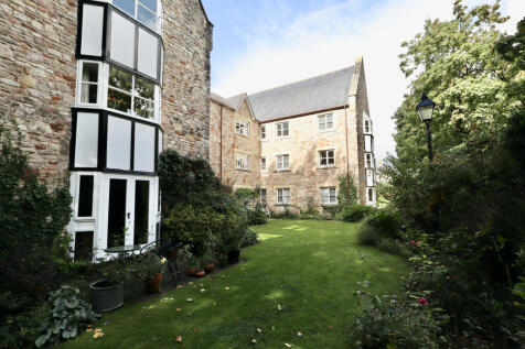 Garden and rear elevation