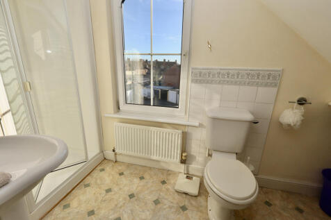 En suite to bedroom 5