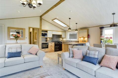 Lounge / Kitchen