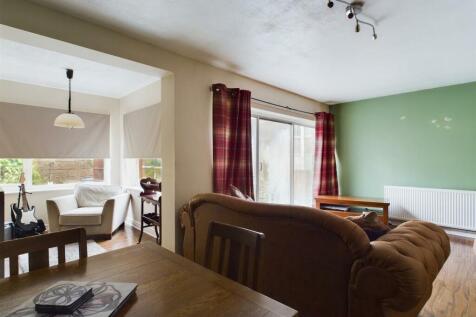 Lounge / Dining Room