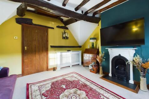 Lounge / Second bedroom