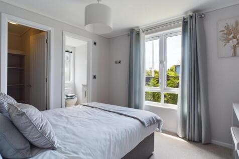Show Lodge