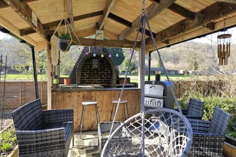 Pergola Bar