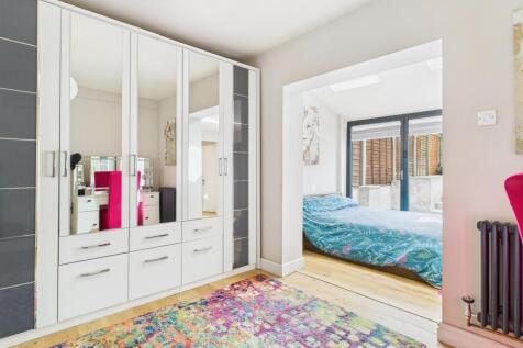 Dressing Room/Bed 6