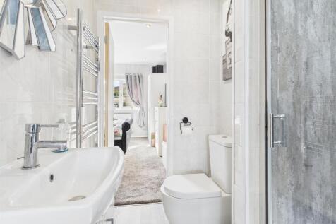 &#34;Jack &amp; Jill&#34; En-Suite