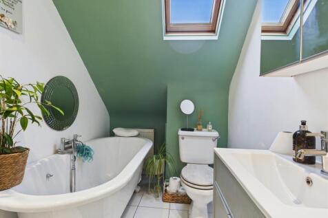 2nd Floor Bathroom