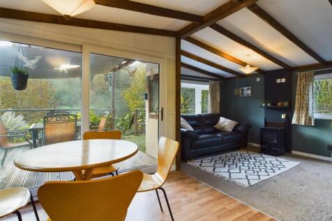 Dining kitchen/lounge