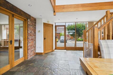 Hallway/Dining Room
