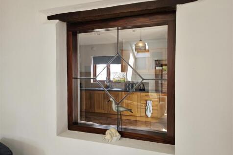 Feature Window