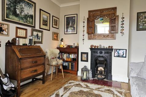 Sitting Room/Bedroom