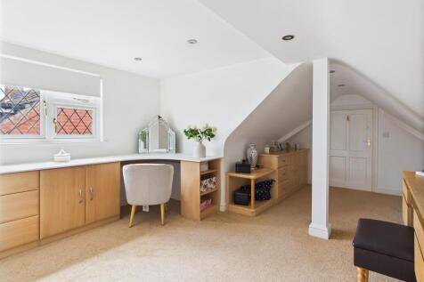Dressing Room/Bed 4