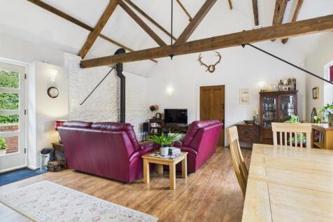 Lounge/Dining