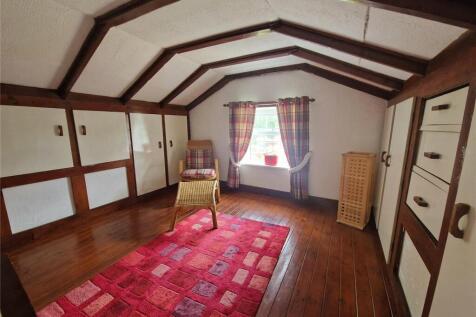 Bedroom/Attic Room