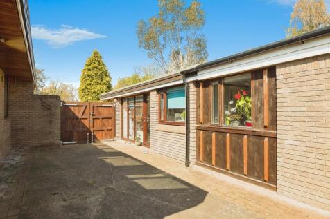 Studio/ Annexe
