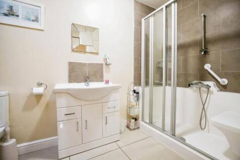 Family Shower Room