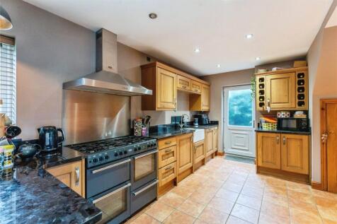 Kitchen/ Dining Room