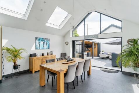 Kitchen/ Family Room
