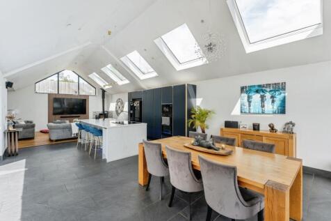 Kitchen/ Family Room