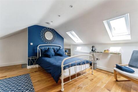 Bedroom 3/ Garage