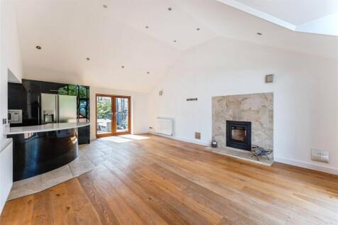 Living Room/Kitchen