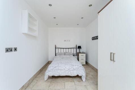 Bedroom 2/ Annexe