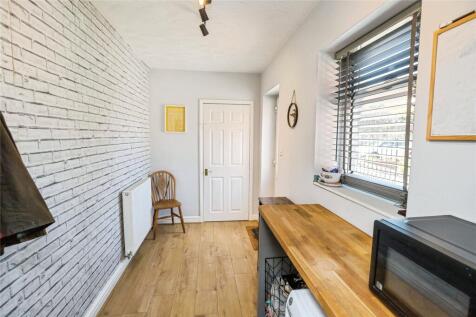 Kitchen/ Utility