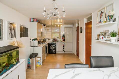 Kitchen/ Living Room