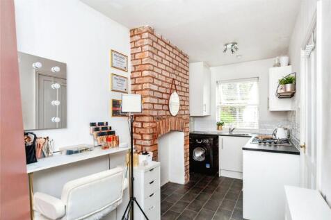 Kitchen/ Dining Room