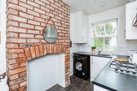 Kitchen/ Dining Room