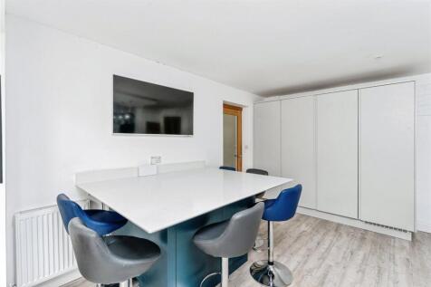 Kitchen Family Room