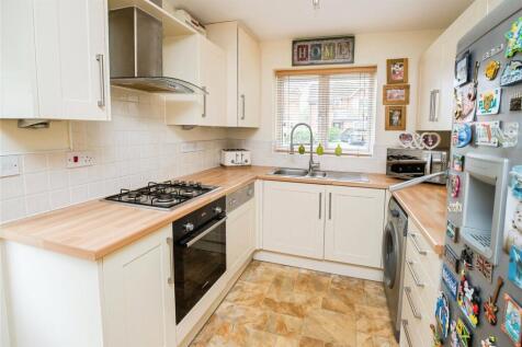 Kitchen/ Dining