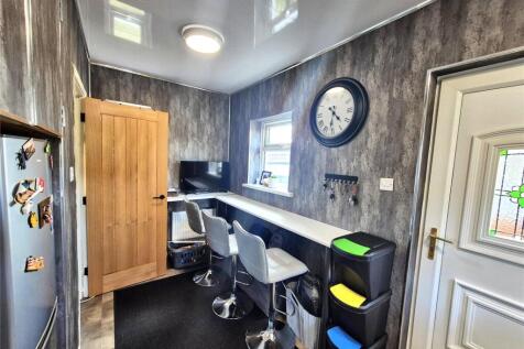 Kitchen/ Breakfast