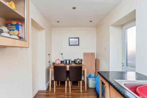 Kitchen/ Dining Room