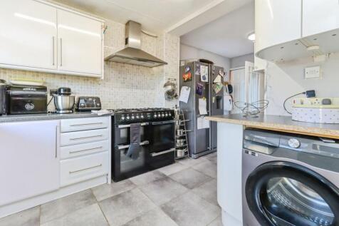 Kitchen/ Dining Room