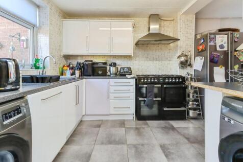 Kitchen/ Dining Room