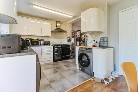 Kitchen/ Dining Room