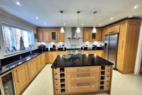 Kitchen/ Dining Room