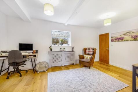 9 Woolsthorpe Road (Woolsthorpe By Colsterworth)-1
