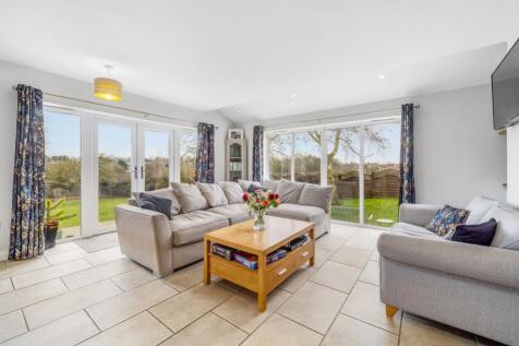 9 Woolsthorpe Road (Woolsthorpe By Colsterworth)-2