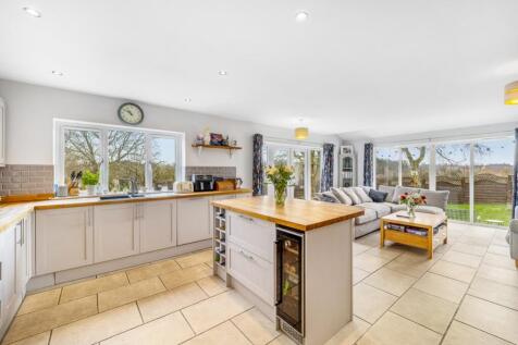 9 Woolsthorpe Road (Woolsthorpe By Colsterworth)-3