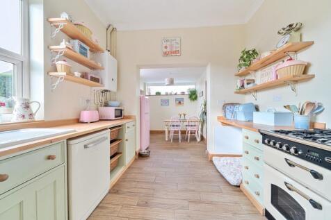 1371919-17-68fbe23cb94e1-ARW-1