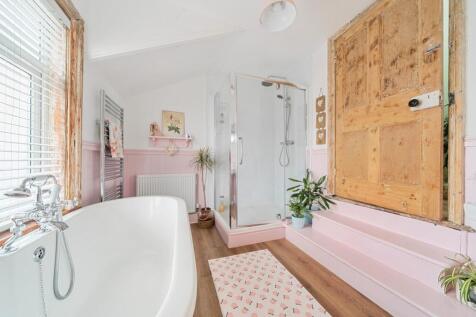 1371919-4-68fbe03c209e8-ARW-1