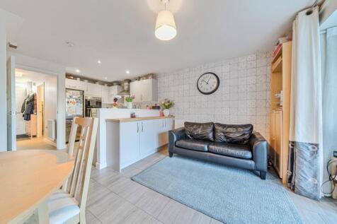 1383669-18-692098b34f6ed