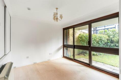 18-Oakleigh-Court-17.jpg
