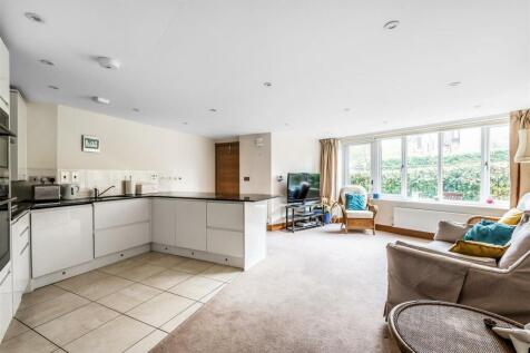 Apt1-Chestnut-Court-3.jpg