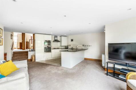 Apt1-Chestnut-Court-1.jpg